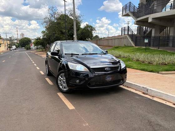 FORD FOCUS 1.6 GL SEDAN 16V FLEX 4P MANUAL
